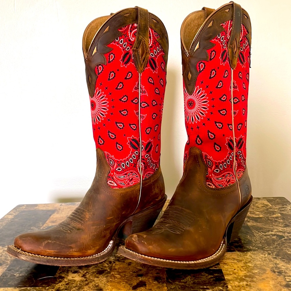 Ariat Women’s bandana style boots
